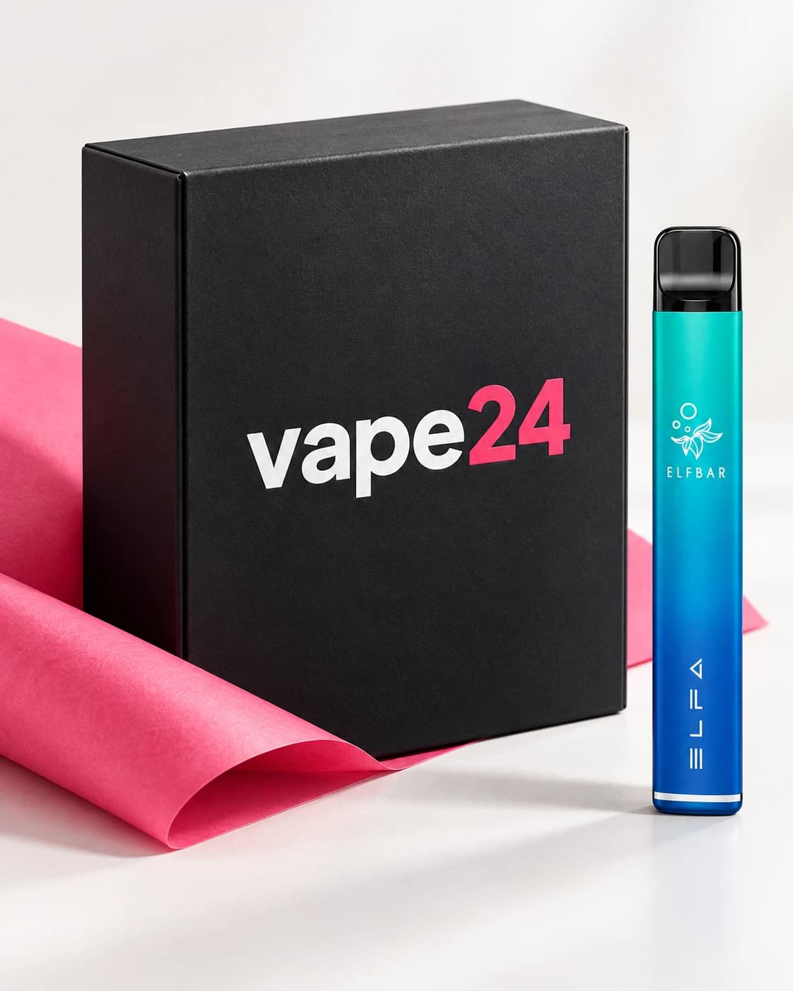 vape24 Markenmotiv mit dunkler Verpackung und pinker Wortmarke in einer hellen Studioszene